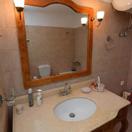 Villa Erigonissimirishouse Perachori