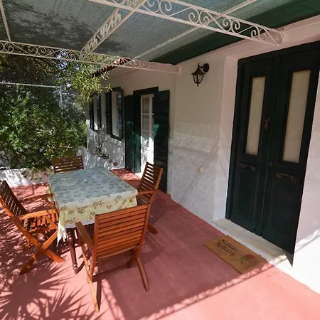 Villa Erigonissimirishouse Perachori